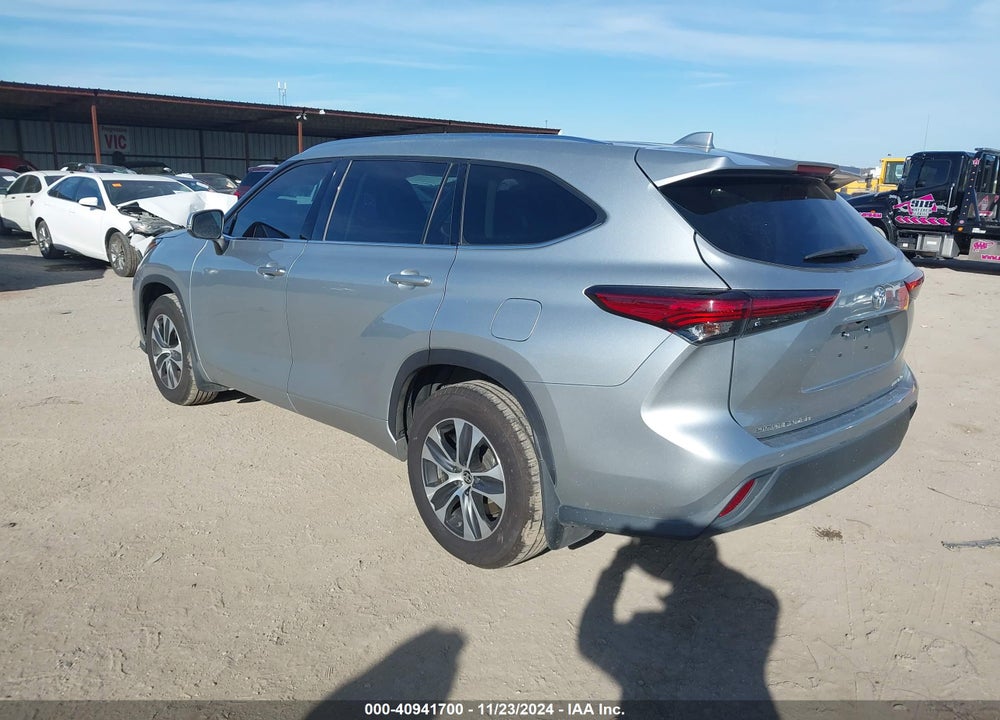2020 TOYOTA HIGHLANDER XLE VIN: 5TDHZRBH7LS051996