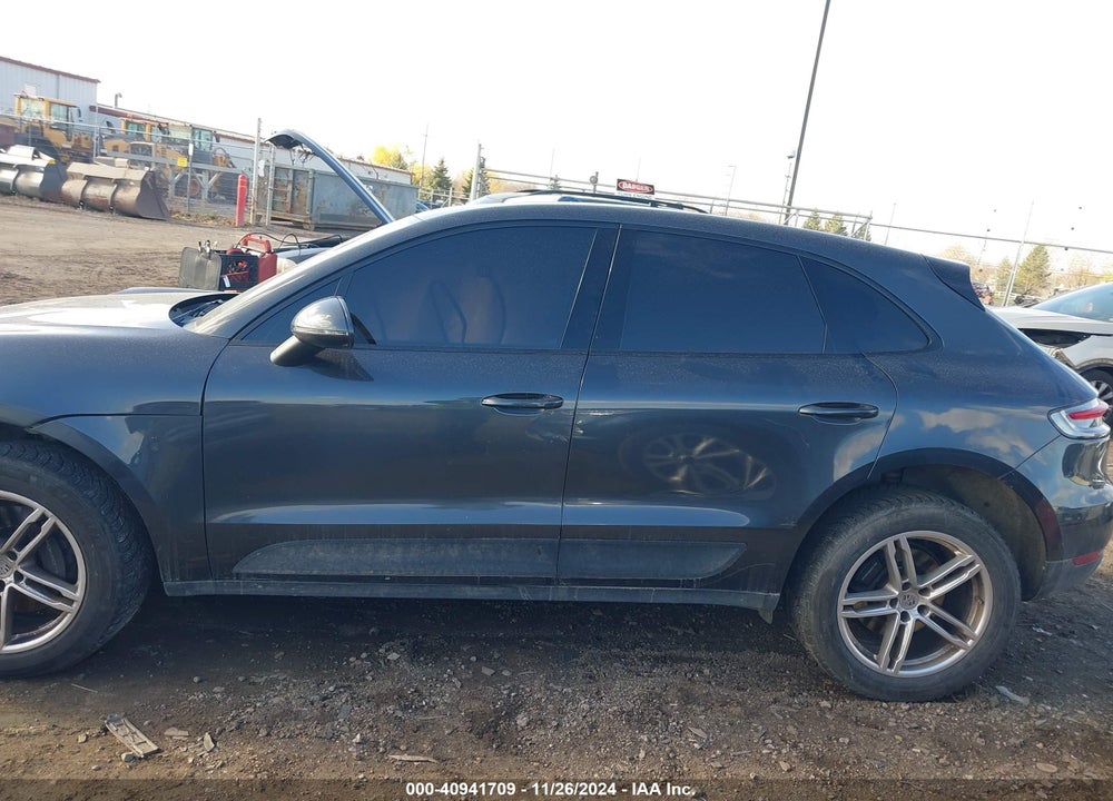 2021 PORSCHE MACAN VIN: WP1AA2A55MLB10343