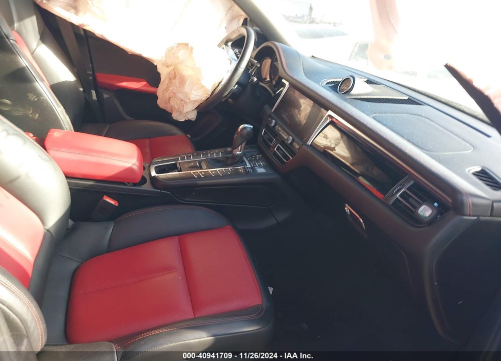2021 PORSCHE MACAN VIN: WP1AA2A55MLB10343