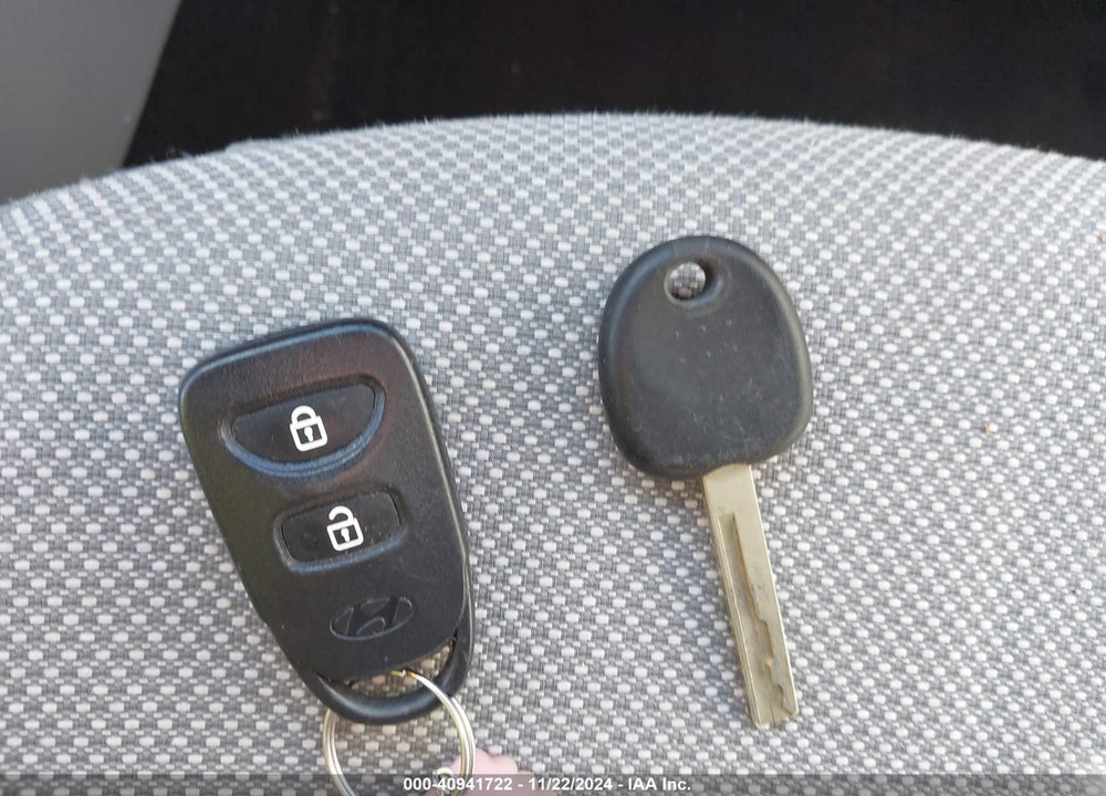 2014 HYUNDAI ACCENT VIN: KMHCT5AE4EU173821