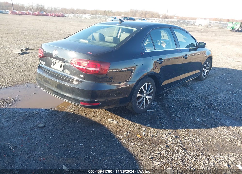 2017 VOLKSWAGEN JETTA 1.4T SE VIN: 3VWB67AJ2HM298211
