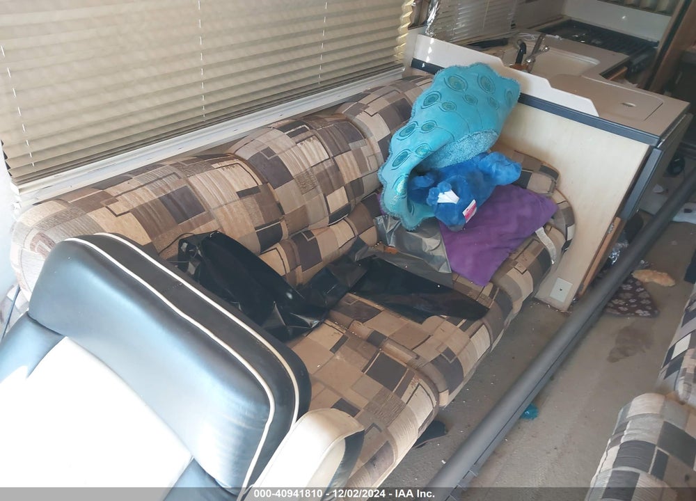 2004 FREIGHTLINER CHASSIS X LINE MOTOR HOME VIN: 4UZAAHDC34CN11092