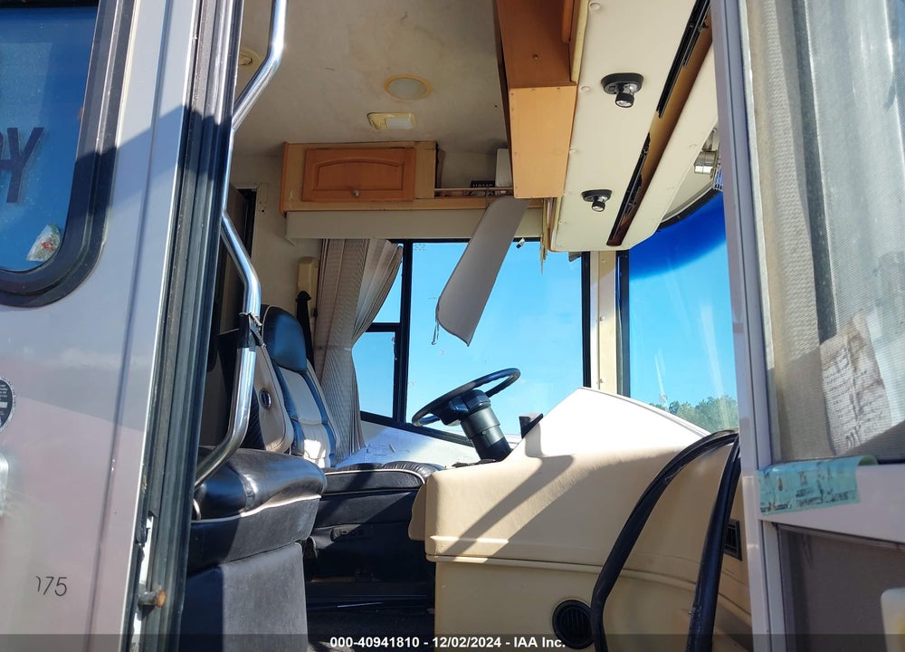 2004 FREIGHTLINER CHASSIS X LINE MOTOR HOME VIN: 4UZAAHDC34CN11092