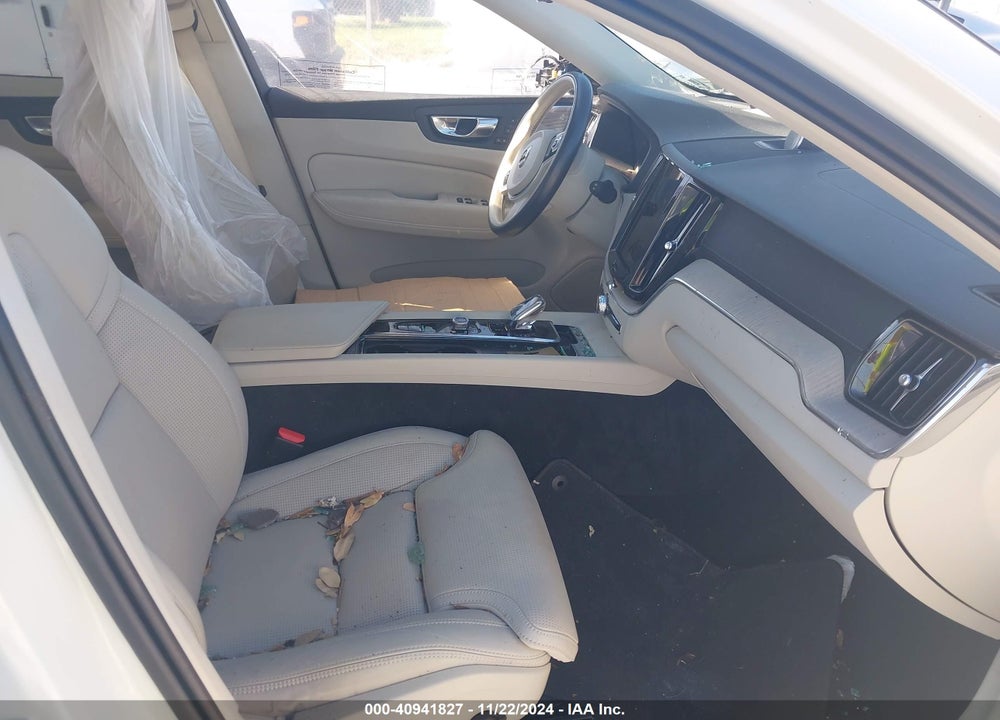 2022 VOLVO XC60 B5 INSCRIPTION VIN: YV4L12RL4N1960651
