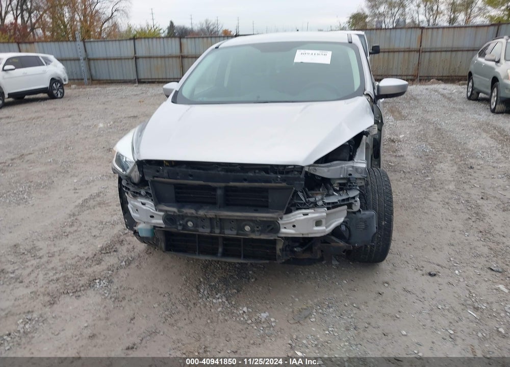2017 FORD ESCAPE SE VIN: 1FMCU9GD1HUC08936