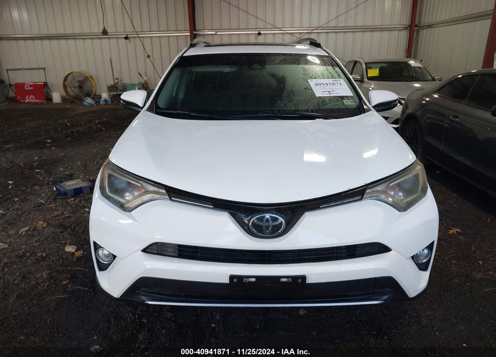 2017 TOYOTA RAV4 XLE VIN: 2T3WFREV2HW329548