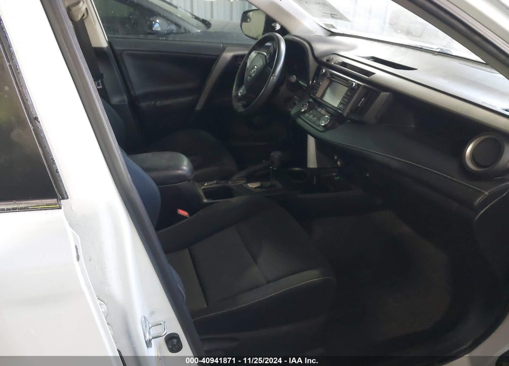 2017 TOYOTA RAV4 XLE VIN: 2T3WFREV2HW329548