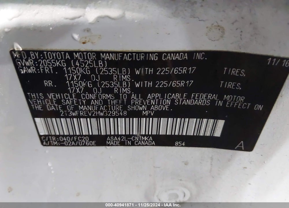 2017 TOYOTA RAV4 XLE VIN: 2T3WFREV2HW329548