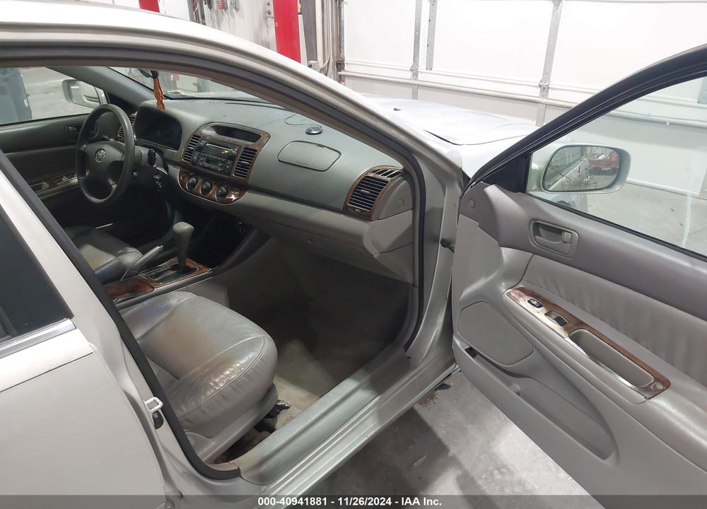 2002 TOYOTA CAMRY LE V6 VIN: 4T1BF32KX2U516171