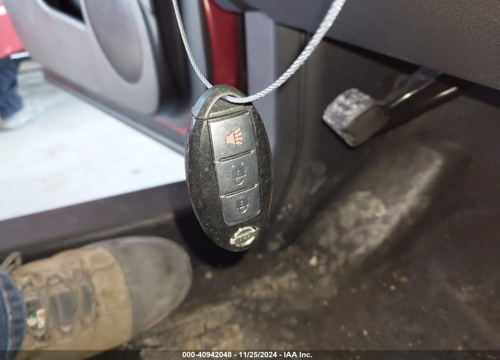 2013 NISSAN ROGUE SV W/SL PKG VIN: JN8AS5MT5DW523084