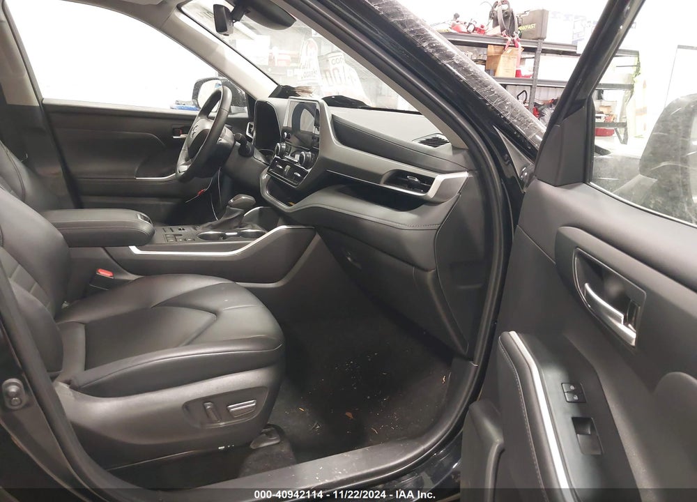 2024 TOYOTA HIGHLANDER XLE VIN: 5TDKDRBH3RS531837