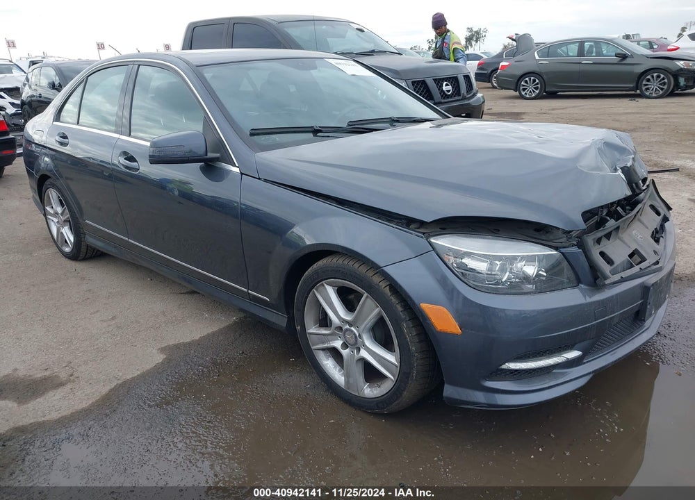 2011 MERCEDES-BENZ C 300 LUXURY/SPORT VIN: WDDGF5EB9BA434649