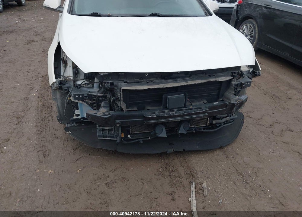 2016 HYUNDAI SONATA HYBRID LIMITED VIN: KMHE34L10GA027451
