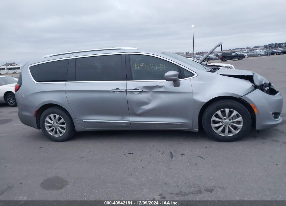 2019 CHRYSLER PACIFICA TOURING L VIN: 2C4RC1BG0KR581538
