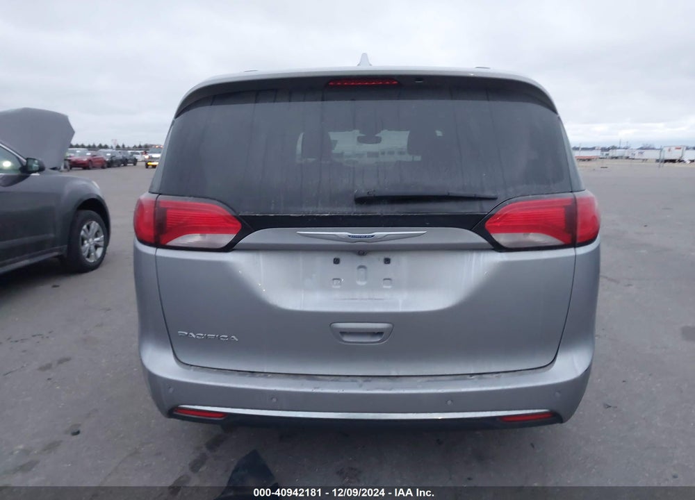 2019 CHRYSLER PACIFICA TOURING L VIN: 2C4RC1BG0KR581538