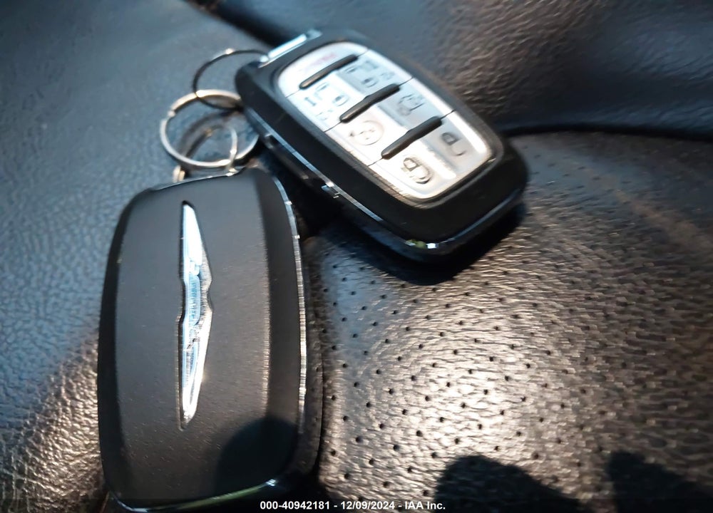 2019 CHRYSLER PACIFICA TOURING L VIN: 2C4RC1BG0KR581538