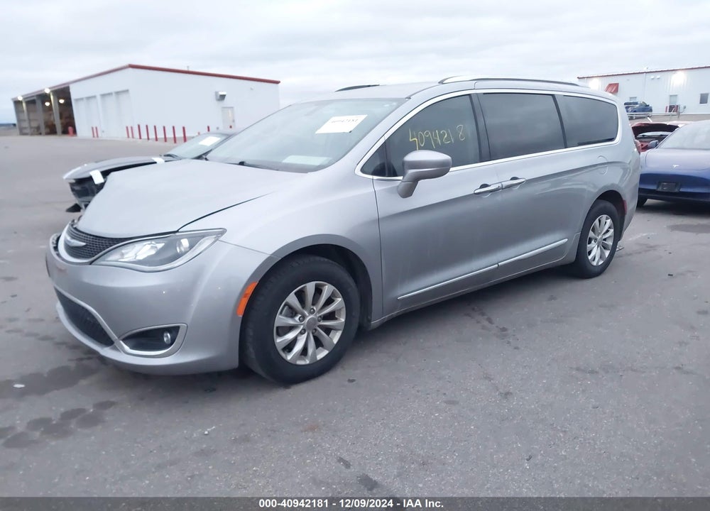 2019 CHRYSLER PACIFICA TOURING L VIN: 2C4RC1BG0KR581538