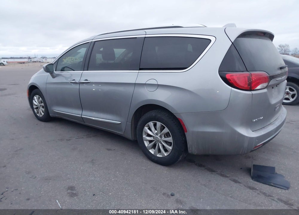 2019 CHRYSLER PACIFICA TOURING L VIN: 2C4RC1BG0KR581538