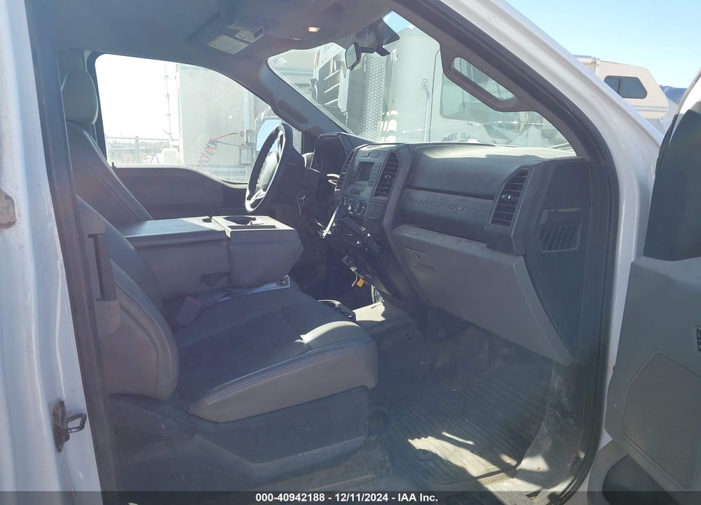 2017 FORD F-550 CHASSIS XL VIN: 1FD0X5HT8HED19888