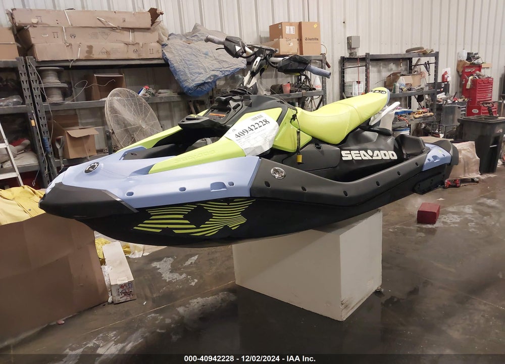 2024 SEADOO SPARK TRIXX 3 VIN: YDV27553J324