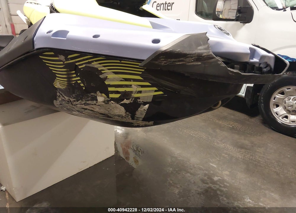 2024 SEADOO SPARK TRIXX 3 VIN: YDV27553J324