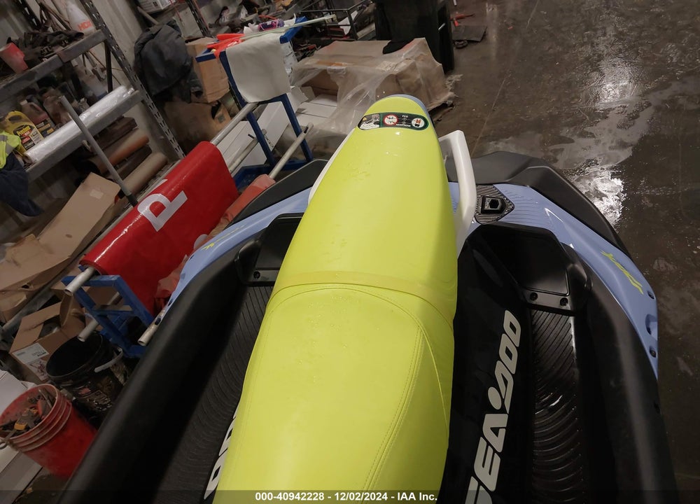 2024 SEADOO SPARK TRIXX 3 VIN: YDV27553J324