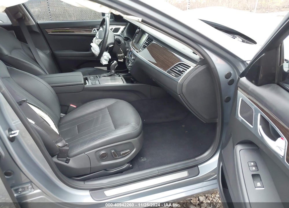 2017 GENESIS G80 3.8 VIN: KMHGN4JE1HU209541