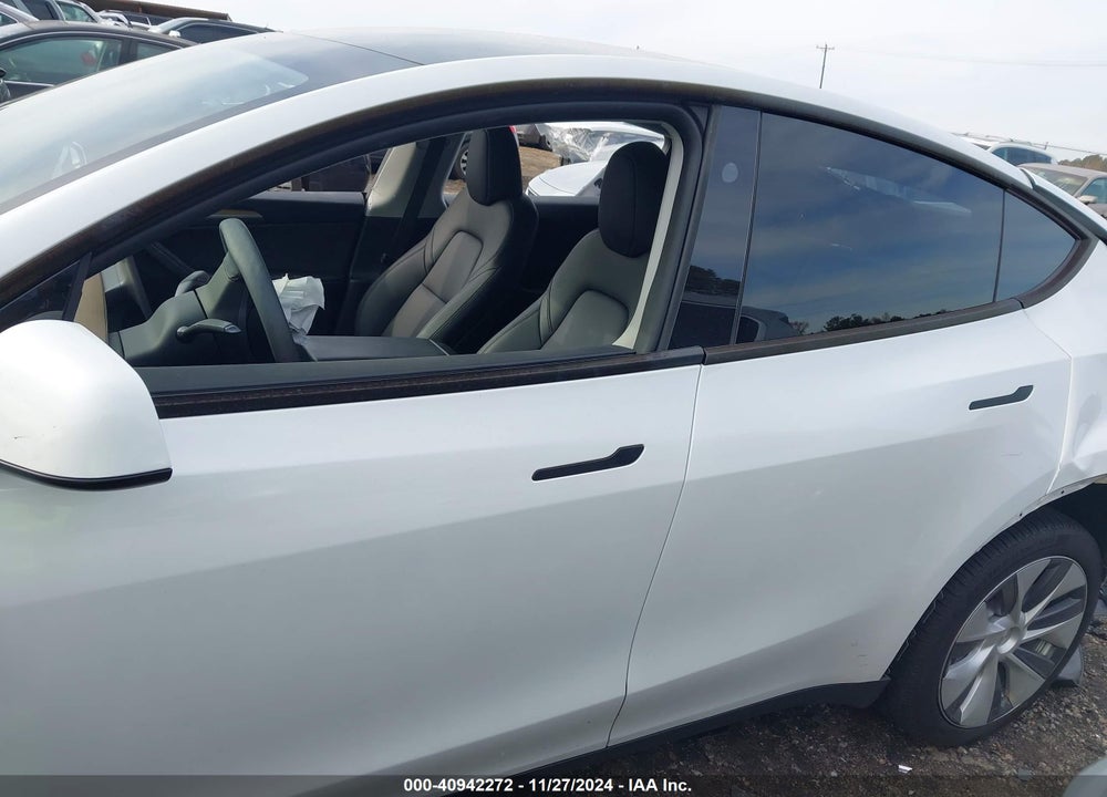 2024 TESLA MODEL Y LONG RANGE DUAL MOTOR ALL-WHEEL DRIVE VIN: 7SAYGDEE8RA259330