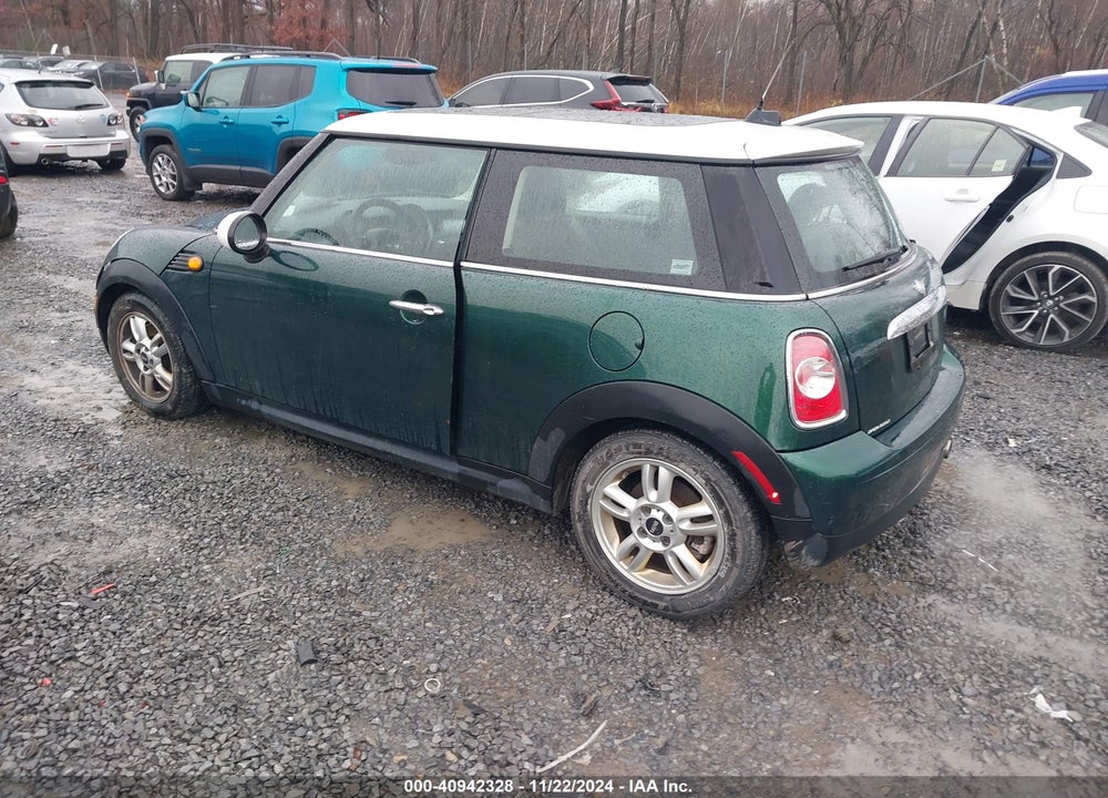 2013 MINI HARDTOP COOPER VIN: WMWSU3C57DT677456