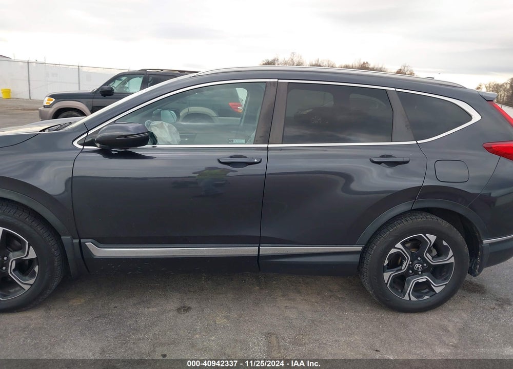 2018 HONDA CR-V TOURING VIN: 7FARW2H95JE093903