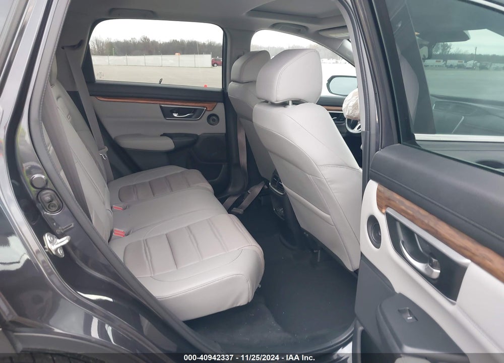 2018 HONDA CR-V TOURING VIN: 7FARW2H95JE093903