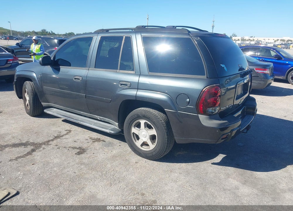 2006 CHEVROLET TRAILBLAZER LS VIN: 1GNDS13S462241045