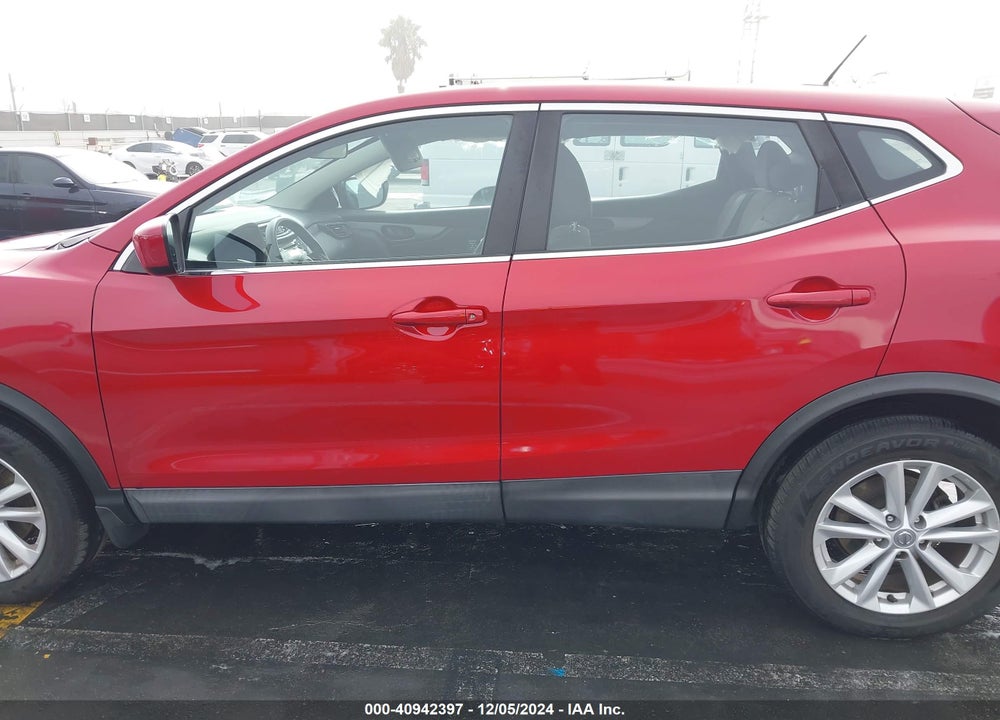 2017 NISSAN ROGUE SPORT S VIN: JN1BJ1CPXHW010261