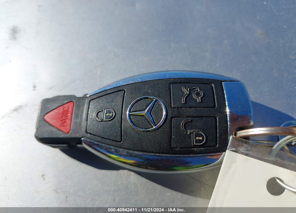 2012 MERCEDES-BENZ C 250 LUXURY/SPORT VIN: WDDGF4HB7CR197488
