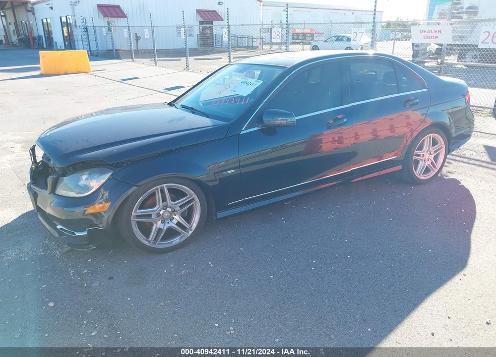 2012 MERCEDES-BENZ C 250 LUXURY/SPORT VIN: WDDGF4HB7CR197488