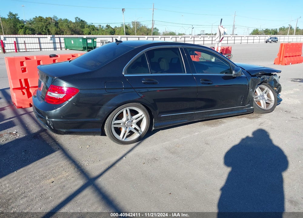 2012 MERCEDES-BENZ C 250 LUXURY/SPORT VIN: WDDGF4HB7CR197488