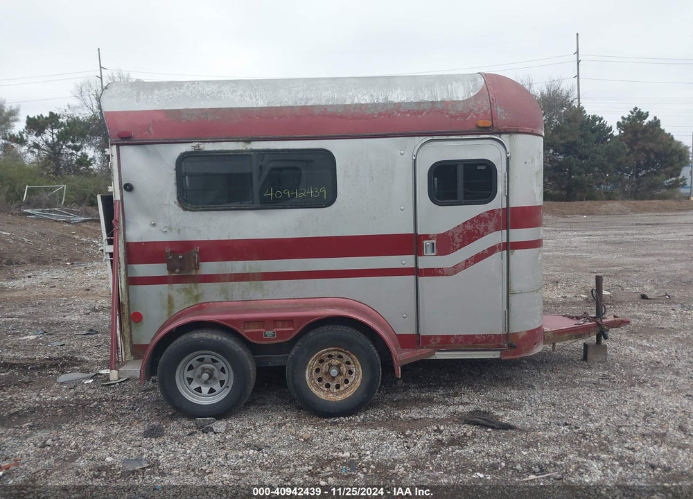 1993 MERHOW INDUSTRIES 14' HORSE TRAILER VIN: 1M92B1422N1031740