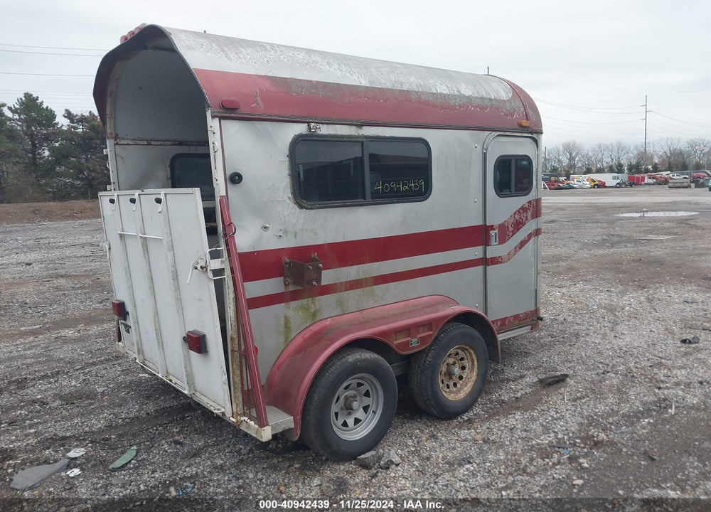 1993 MERHOW INDUSTRIES 14' HORSE TRAILER VIN: 1M92B1422N1031740