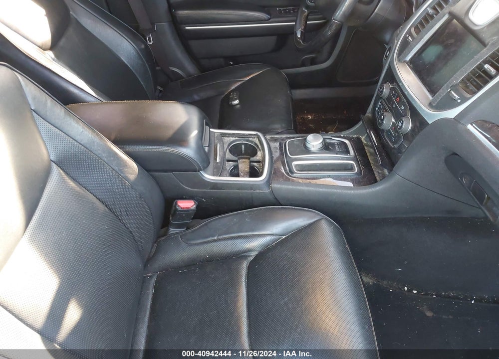 2019 CHRYSLER 300 LIMITED VIN: 2C3CCAEG6KH687214