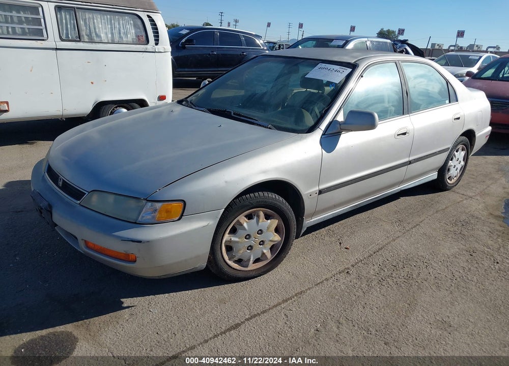 1996 HONDA ACCORD LX/EX VIN: 1HGCD5638TA088201