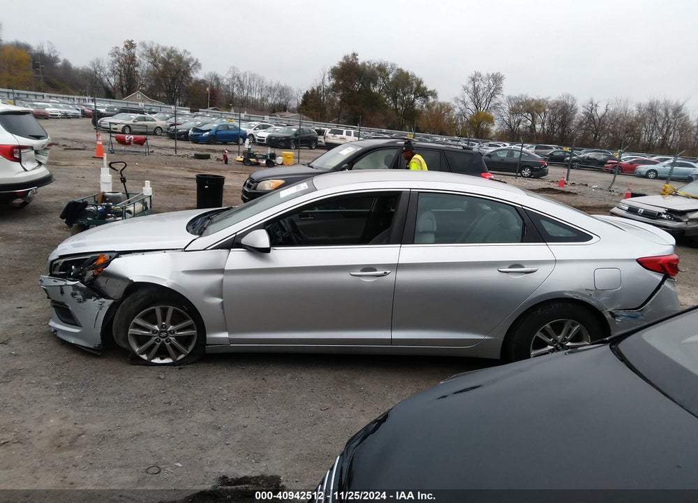 2016 HYUNDAI SONATA VIN: 5NPE24AF8GH402288