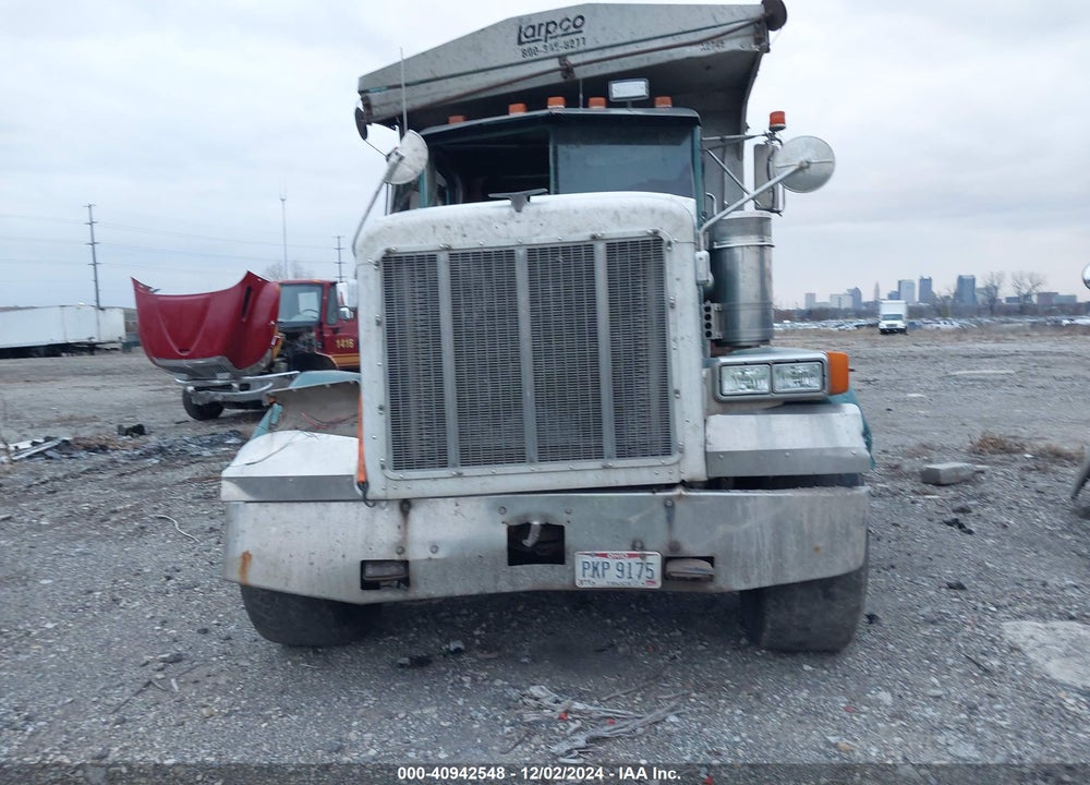 1996 PETERBILT 379 VIN: 1XP5XB0X8TN417494