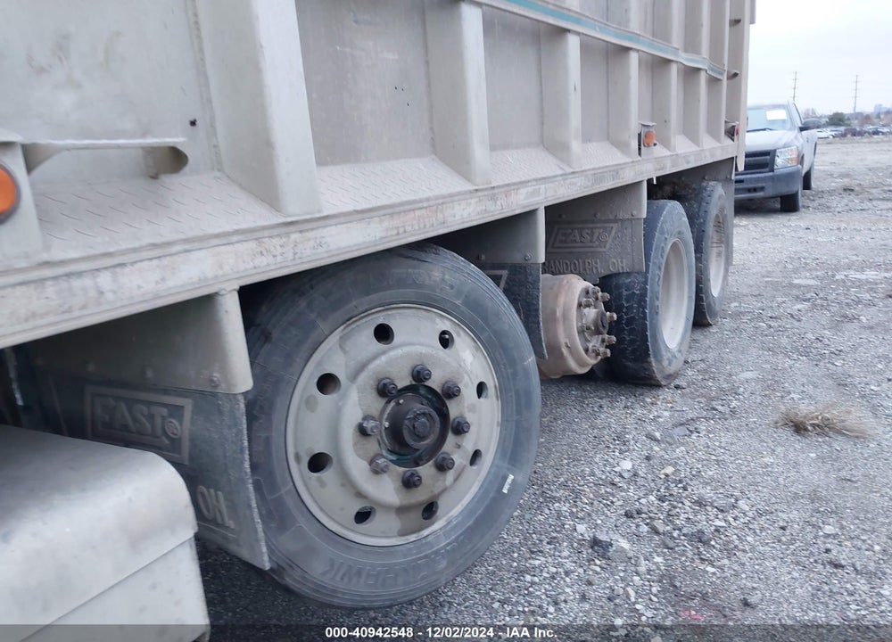 1996 PETERBILT 379 VIN: 1XP5XB0X8TN417494