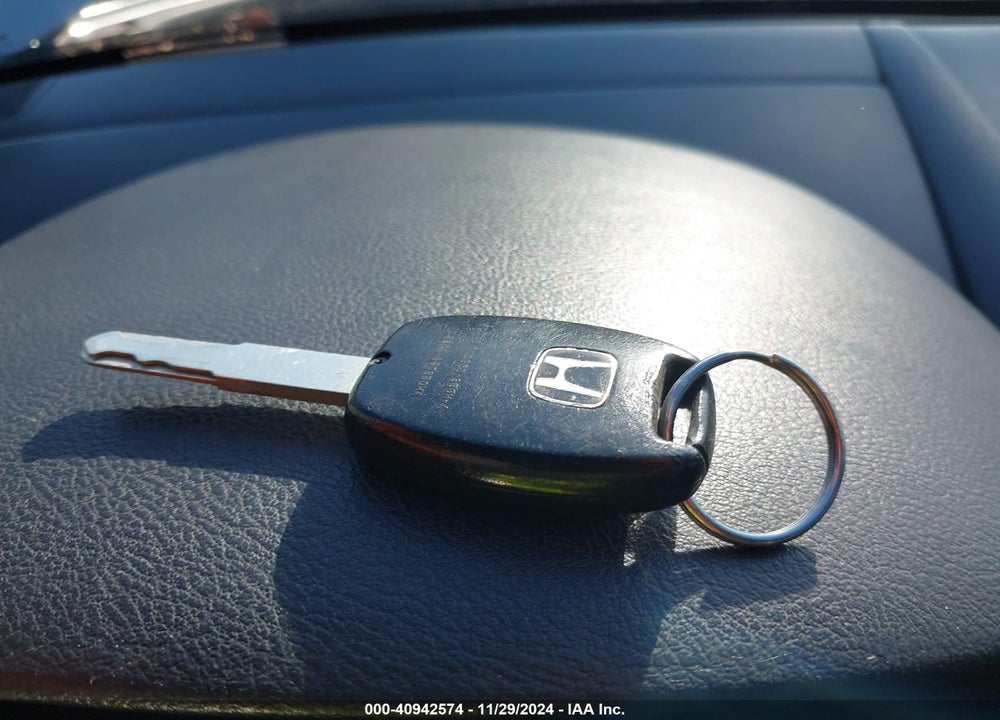 2005 HONDA ACCORD 2.4 LX VIN: 1HGCM564X5A002009