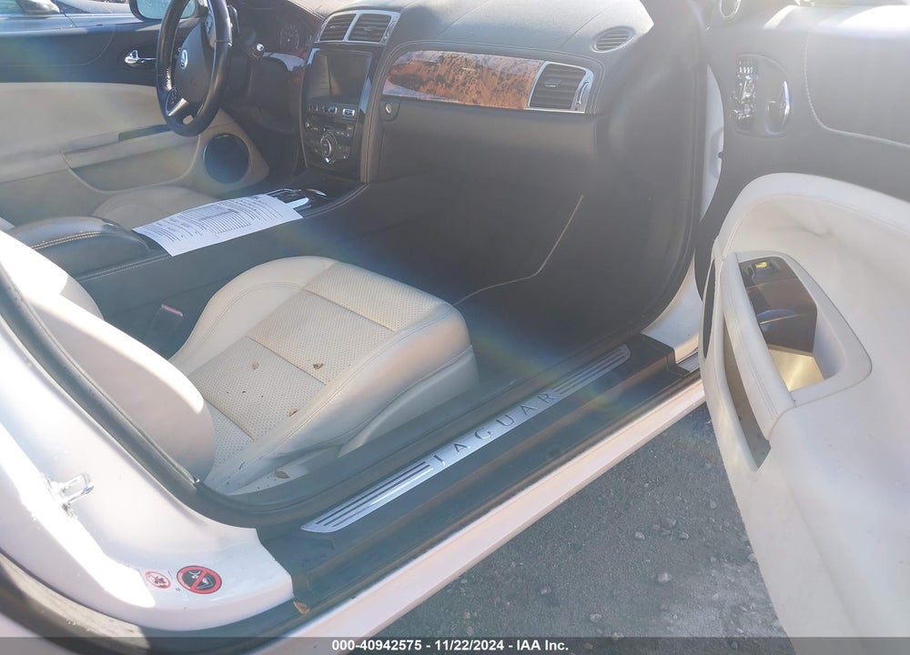 2013 JAGUAR XK VIN: SAJWA4GB7DLB50931