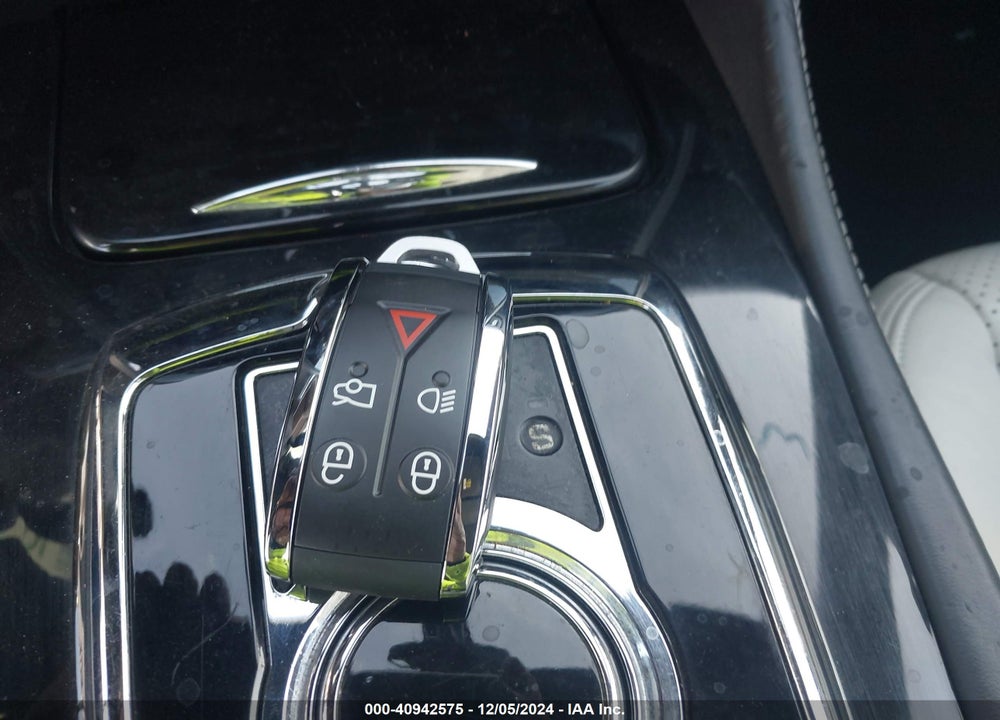 2013 JAGUAR XK VIN: SAJWA4GB7DLB50931