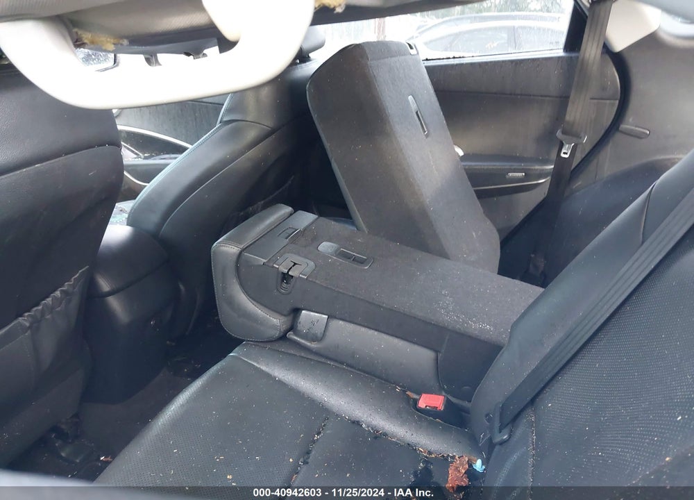 2018 HYUNDAI SANTA FE SE VIN: KM8SNDHF7JU293346