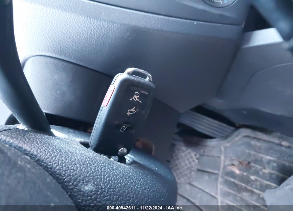 2011 VOLKSWAGEN JETTA 2.5L SE VIN: 3VWDX7AJ7BM351630