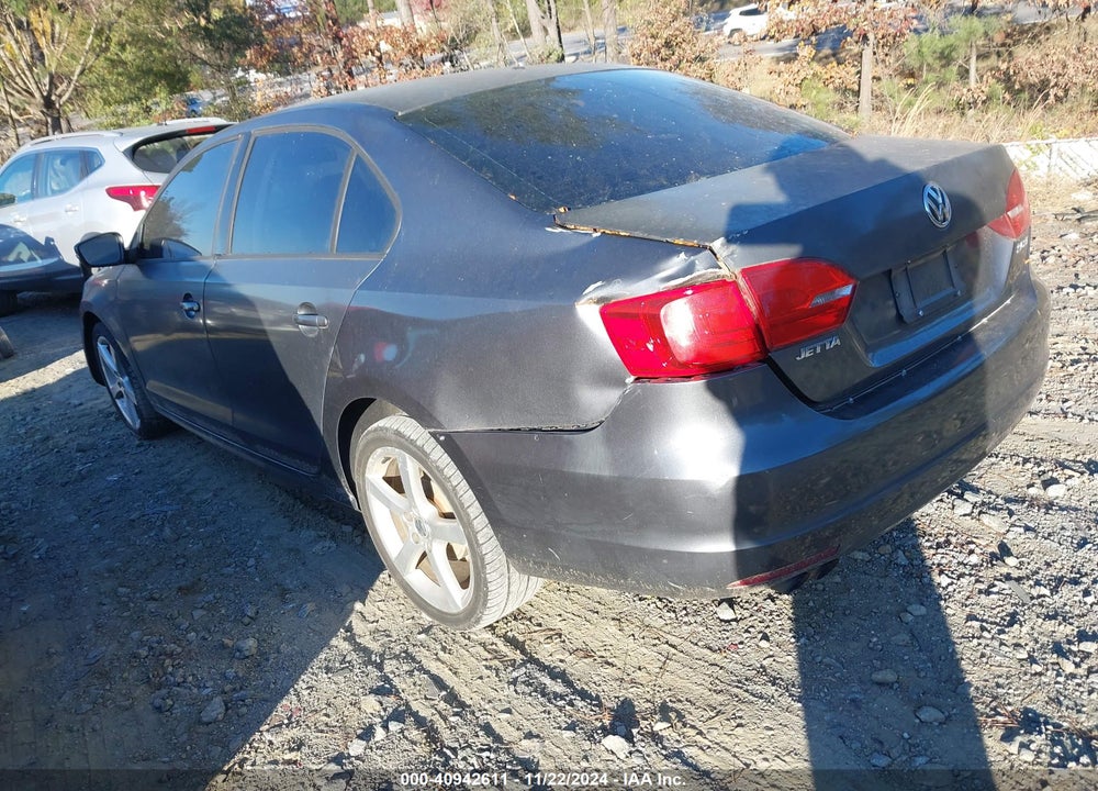 2011 VOLKSWAGEN JETTA 2.5L SE VIN: 3VWDX7AJ7BM351630