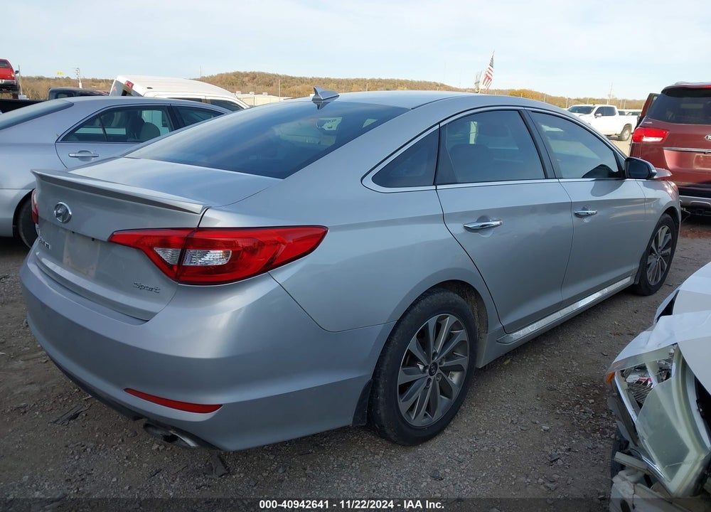 2015 HYUNDAI SONATA VIN: 5NPE34AF6FH140282